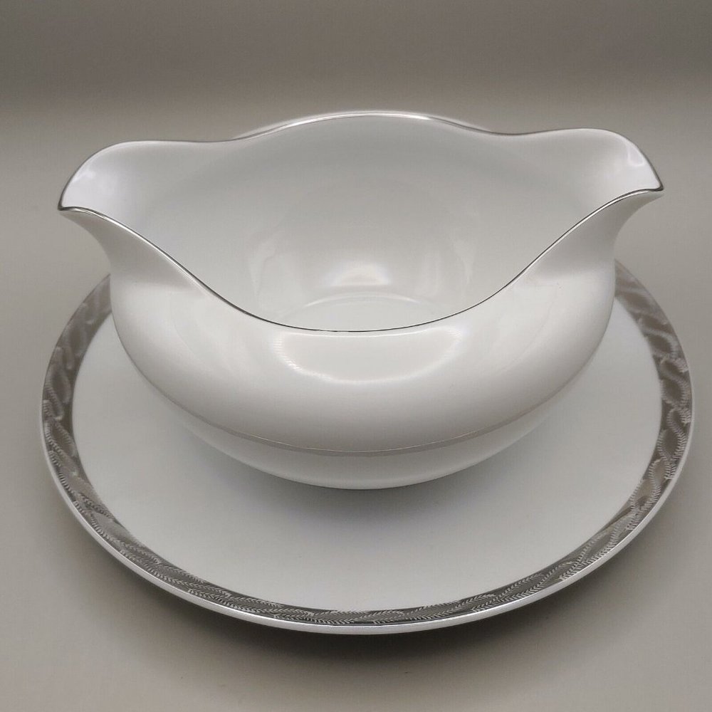 Fukagawa Arita Silver Lichen 917 Gravy Sauce Boat Attached Underplate Very Good